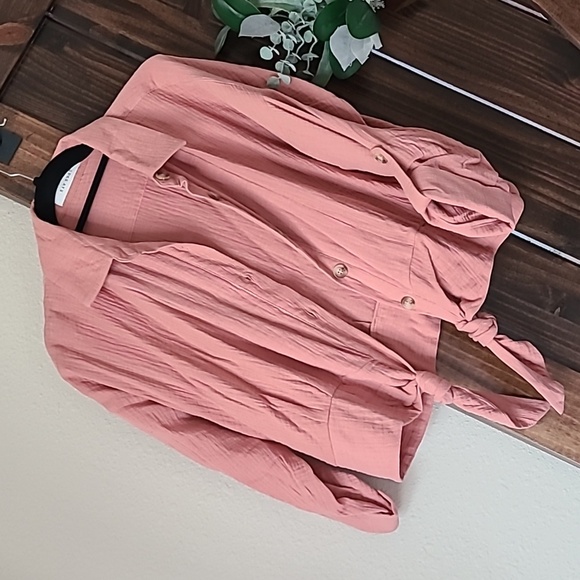 Women's top from Raw Edge. Size Small in muted peach color - Picture 1 of 10